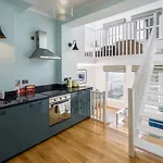 Spacious Duplex Near West Hampstead 4 Minutes To Tube