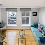 Spacious Duplex Near West Hampstead 4 Minutes To Tube