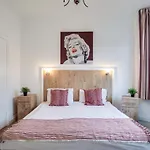 Oyo Tamtam Acton Hotel