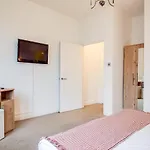 Oyo Tamtam Acton Hotel