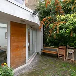 Fantastic And Bright 1 Bedroom Garden Flat