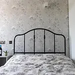Burren London Hotel