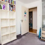 Charming Peaceful 2 Bedroom With Parking And Garden
