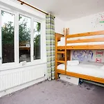 Charming Peaceful 2 Bedroom With Parking And Garden