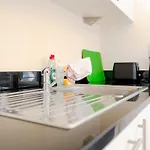 Comfy Spacious Apartment In Canary Wharf