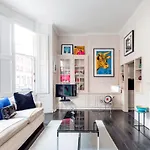 Chic Chelsea Home Near South Kensington By Underthedoormat
