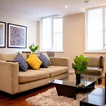 One Bed Serviced Apt Near Holborn In Chancery Lane