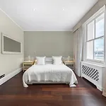 Veeve - Roof Terrace Views In Chelsea