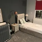 Spacious, Bright Twin Studio Apartment