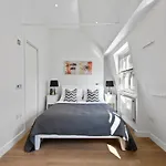 Berwick Street by Q Apartments