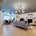The Heart Of South Kensington - Modern & Spacious 1Bdr Apartment