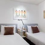 Spacious 3 bedroom apt in Covent Garden