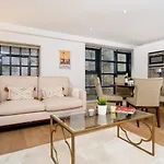 Duplex 2 Bedr, 3 Beds, 2,5 Bath Trafalgar Square