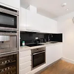Duplex 2 Bedr, 3 Beds, 2,5 Bath Trafalgar Square