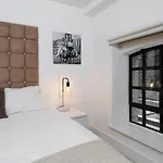 Duplex 2 Bedr, 3 Beds, 2,5 Bath Trafalgar Square