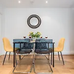 Stunning 2-Bed Apt - Free Parking - Camden - Central - Zoo - Shop - Events