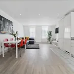 Lara Deluxe Modern City 2 Bed Apartment By Tower Bridge