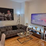 Spacious & Central London Park Ground Floor Flat