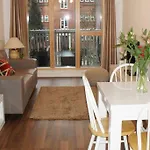 Stylish Wembley Stadium And Ovo Arena Apartment, London