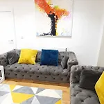 Sterling Modern 3 Bedroom House, Westfield - Stratford