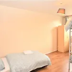 Spacious 2Bedroom Condo With Patio By Excel Centre