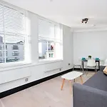 Heinze Flat 402 - One Bedroom Fourth Floor Flat By City Living London