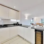 Modern 1Bed Flat Close To All London\'S Attractions