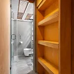 Bright Maida Vale Apartment