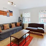 Modern Split Level 1 Bedroom Flat In Aldgate