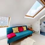 Superb 2 Bed Flat Next To Clapham South Station