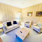 New Lovely 2-Bedroom Condo In Chelsea