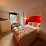A Sun Drenched Garden Flat In The Heart Of Fulham