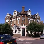 Forest Gate Hotel - Free Parking Limited Spaces