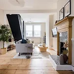 The London Bridge Escape - Stylish 2Bdr House In The Heart Of London