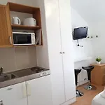 F21-4Th Floor Studio For 2 Near Paddington