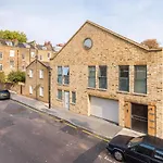3 Benbow Mews