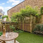 3 Benbow Mews