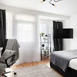 Spacious And Modern 4 Bed Apartment Next To Borough Station