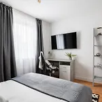 Spacious And Modern 4 Bed Apartment Next To Borough Station
