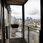 City Apartment - Shadwell - Wrap Around Balcony W Scenic View