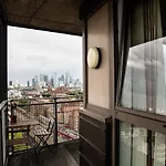 City Apartment - Shadwell - Wrap Around Balcony W Scenic View