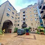 Portered Flat Shad Thames