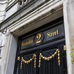 Modern Apartments At Axo Oxford Circus Near The Regent\'S Park In London