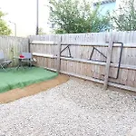 Trendy, Modern garden posh Peckham apartment