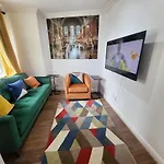 Garland Grangewood Central House, London