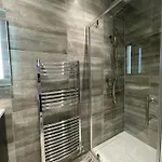 Star London Finchley Road 3-Bed Retreat