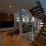 NEW Stunning 5BD Kensington House