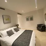 Marvelous 3 Bed Penthouse In Kewbridge