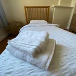 Cheerful 3 Bedroom House Just Across Tube Station