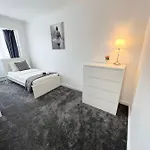 Stunning Flat In Greater London
